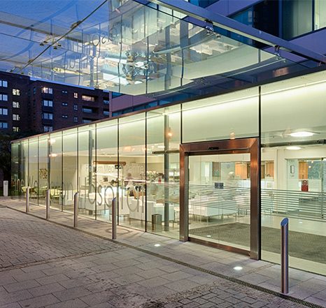The Capital Orthopaedics & Sports Medicine clinic is also located at the Platinum Medical Centre for outpatients